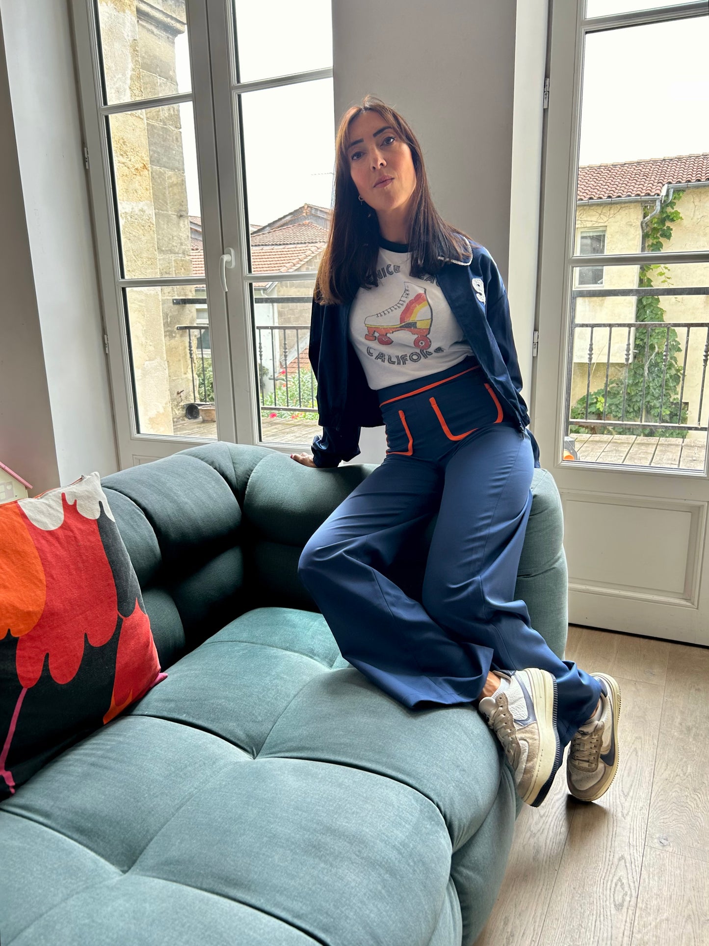 Pantalon John - Pantalon bleu marine fluide, taille haute et coupe évasée