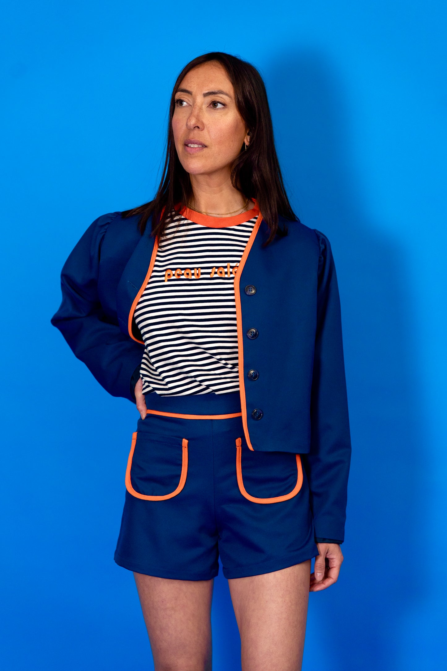 Short Johnny - Short bleu marine fluide à liseré orange