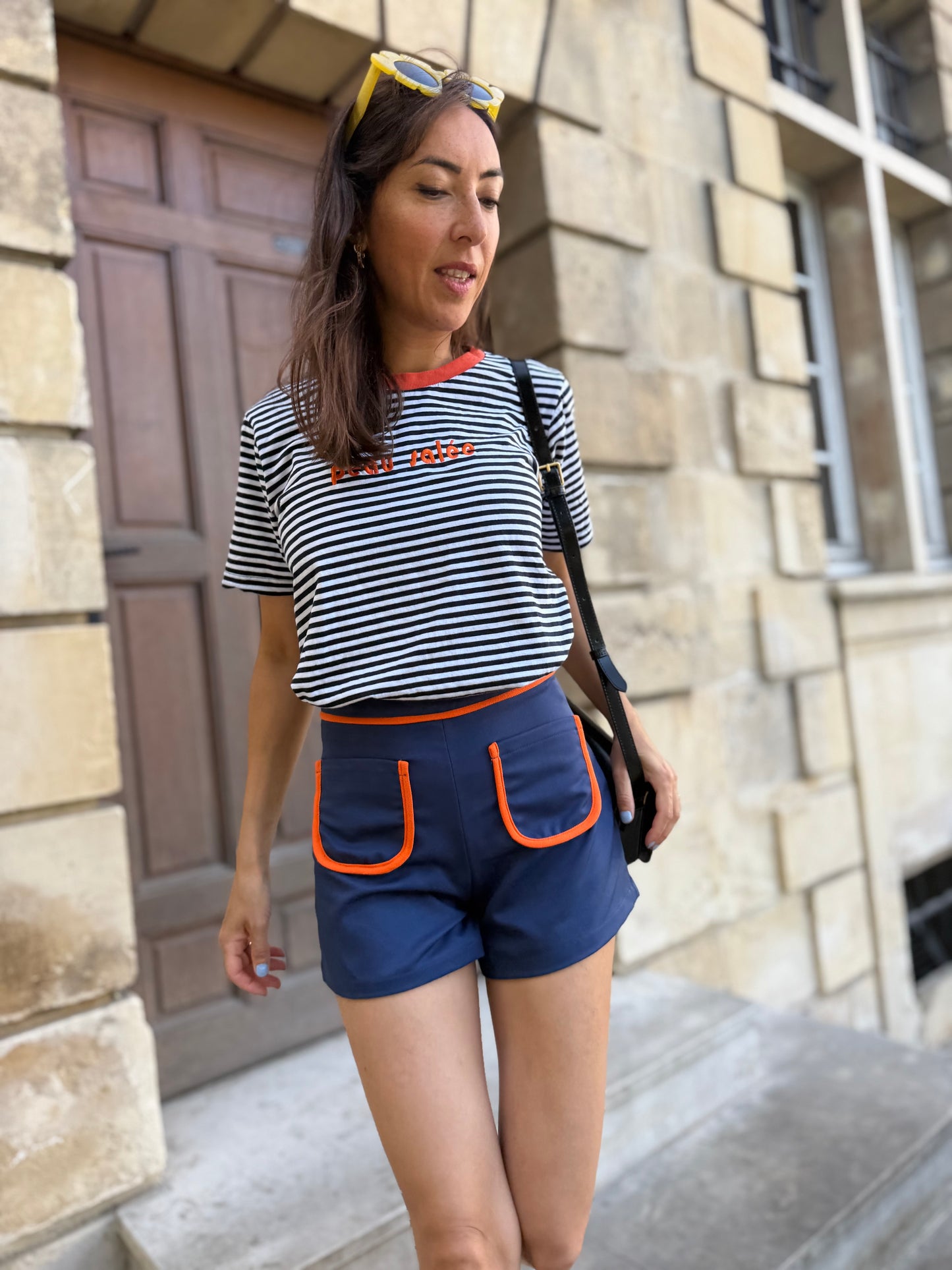 Short Johnny - Short bleu marine fluide à liseré orange